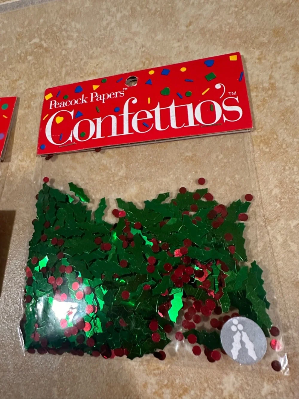 Confetti - Picture 8 of 8